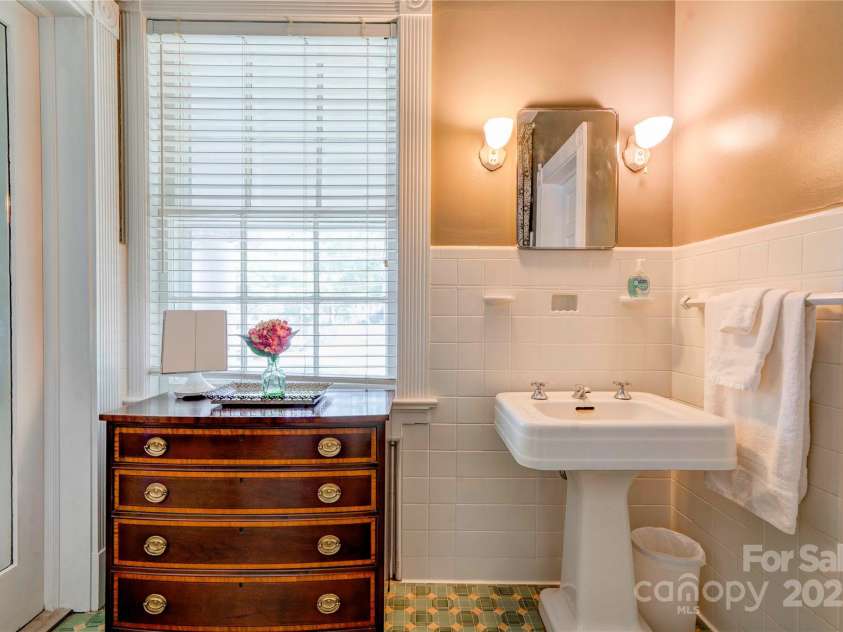 110 Gaston Street, Kings Mountain, NC 28086.  MLS# CAR4273043, YatesRealty ID 76. Bathroom 3