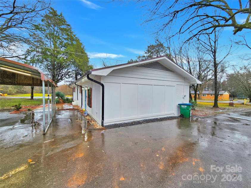 533 Amon Lane, Pineville, NC 28134.  MLS# CAR4108397, YatesRealty ID 76. 