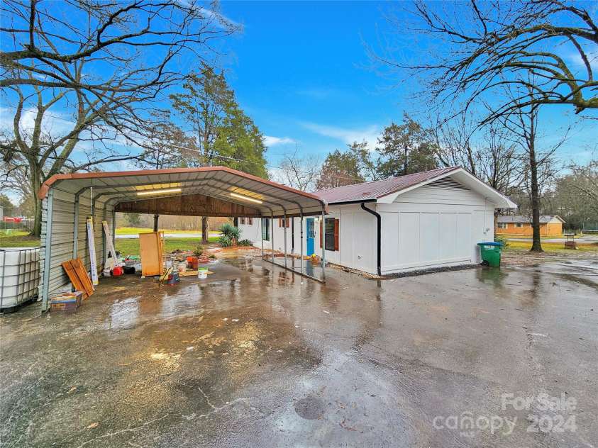 533 Amon Lane, Pineville, NC 28134.  MLS# CAR4108397, YatesRealty ID 76. 