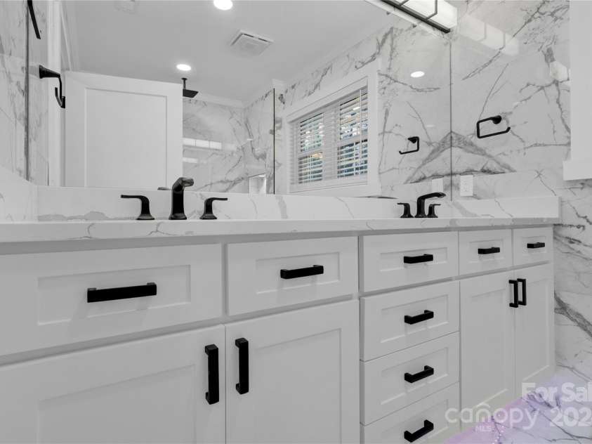 533 Amon Lane, Pineville, NC 28134.  MLS# CAR4108397, YatesRealty ID 76. 