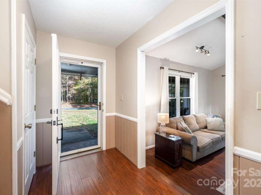 302 Nottingham Way, Wadesboro, NC 28170.  MLS# CAR4316786, YatesRealty ID 760. Entrance Foyer