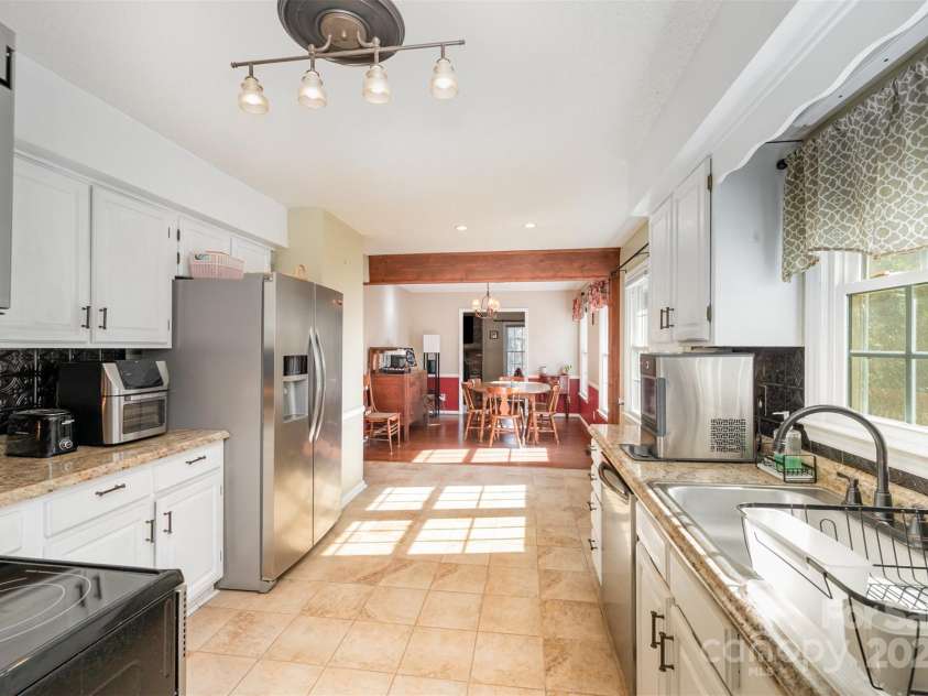 302 Nottingham Way, Wadesboro, NC 28170.  MLS# CAR4316786, YatesRealty ID 760. Kitchen