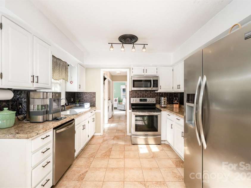 302 Nottingham Way, Wadesboro, NC 28170.  MLS# CAR4316786, YatesRealty ID 760. Kitchen