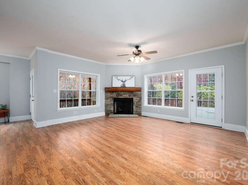230 Graystone Drive, Burnsville, NC 28714.  MLS# CAR4314444, YatesRealty ID 7600. 