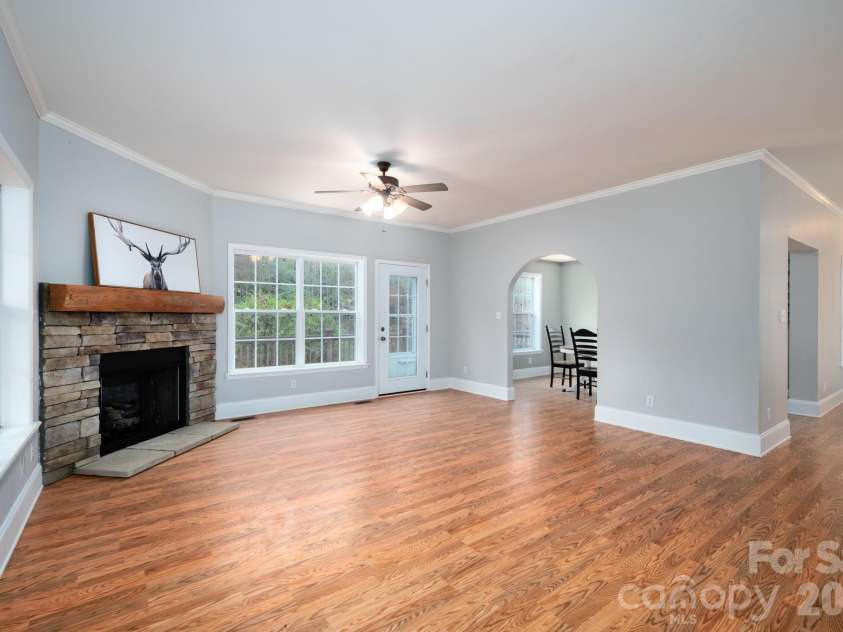 230 Graystone Drive, Burnsville, NC 28714.  MLS# CAR4314444, YatesRealty ID 7600. 