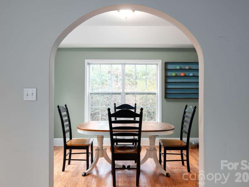230 Graystone Drive, Burnsville, NC 28714.  MLS# CAR4314444, YatesRealty ID 7600. 