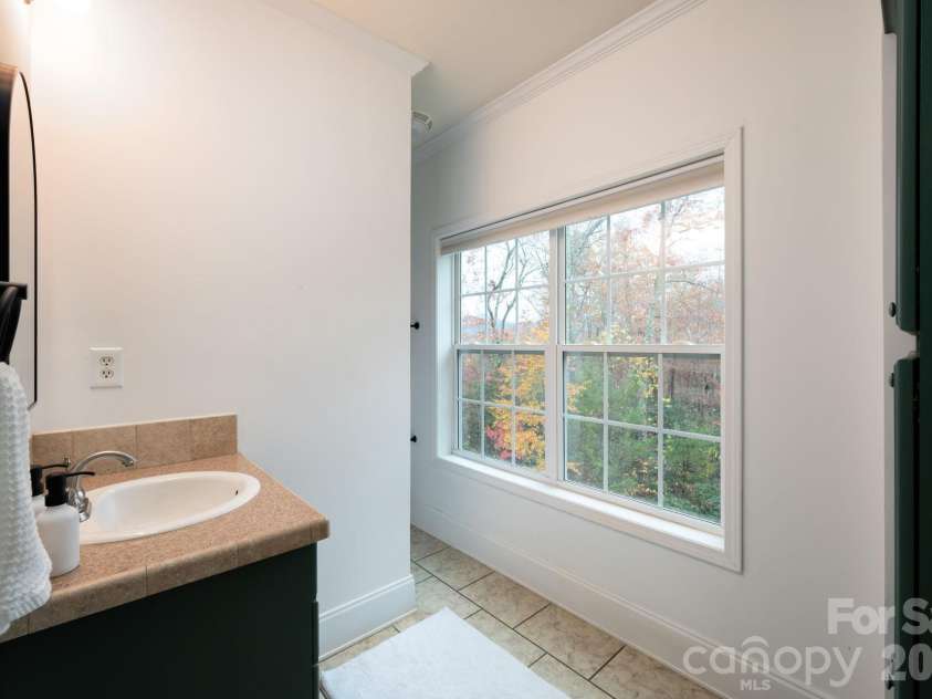 230 Graystone Drive, Burnsville, NC 28714.  MLS# CAR4314444, YatesRealty ID 7600. 