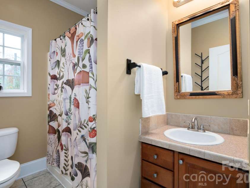230 Graystone Drive, Burnsville, NC 28714.  MLS# CAR4314444, YatesRealty ID 7600. 