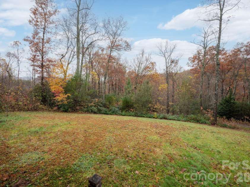 230 Graystone Drive, Burnsville, NC 28714.  MLS# CAR4314444, YatesRealty ID 7600. 