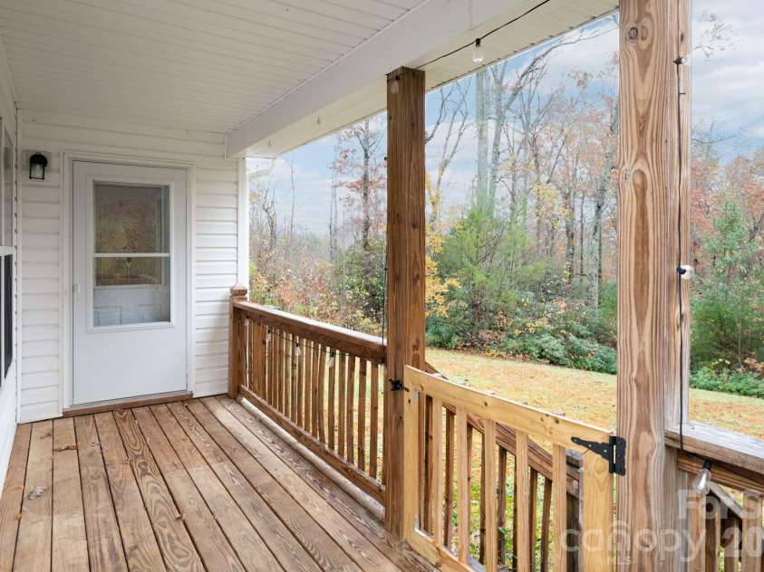 230 Graystone Drive, Burnsville, NC 28714.  MLS# CAR4314444, YatesRealty ID 7600. 