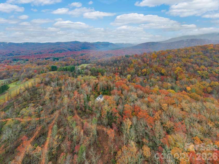 230 Graystone Drive, Burnsville, NC 28714.  MLS# CAR4314444, YatesRealty ID 7600. 