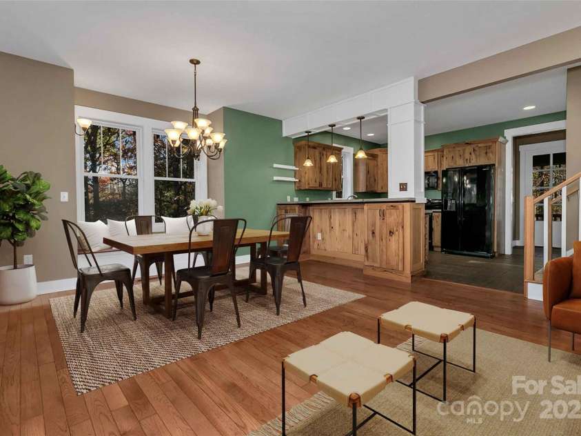 241 Fern Way, Black Mountain, NC 28711.  MLS# CAR4196971, YatesRealty ID 7601. 