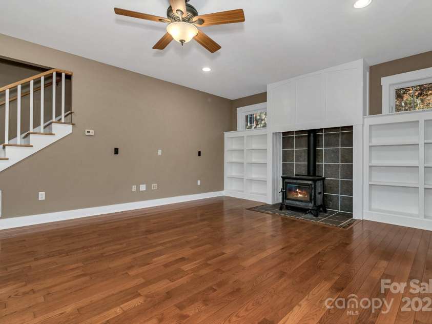 241 Fern Way, Black Mountain, NC 28711.  MLS# CAR4196971, YatesRealty ID 7601. 