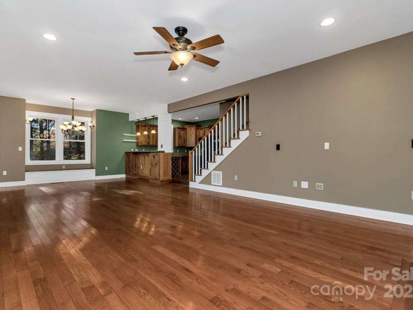 241 Fern Way, Black Mountain, NC 28711.  MLS# CAR4196971, YatesRealty ID 7601. 