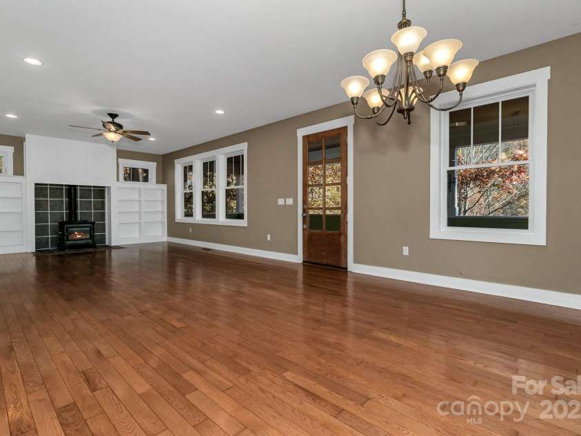 241 Fern Way, Black Mountain, NC 28711.  MLS# CAR4196971, YatesRealty ID 7601. 