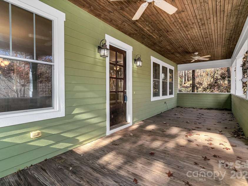 241 Fern Way, Black Mountain, NC 28711.  MLS# CAR4196971, YatesRealty ID 7601. 