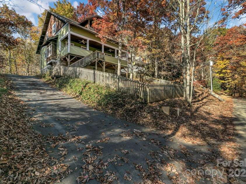 241 Fern Way, Black Mountain, NC 28711.  MLS# CAR4196971, YatesRealty ID 7601. 