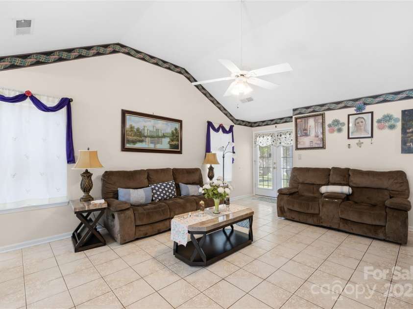 12305 Portrush Lane, Charlotte, NC 28273.  MLS# CAR4247672, YatesRealty ID 7602. 