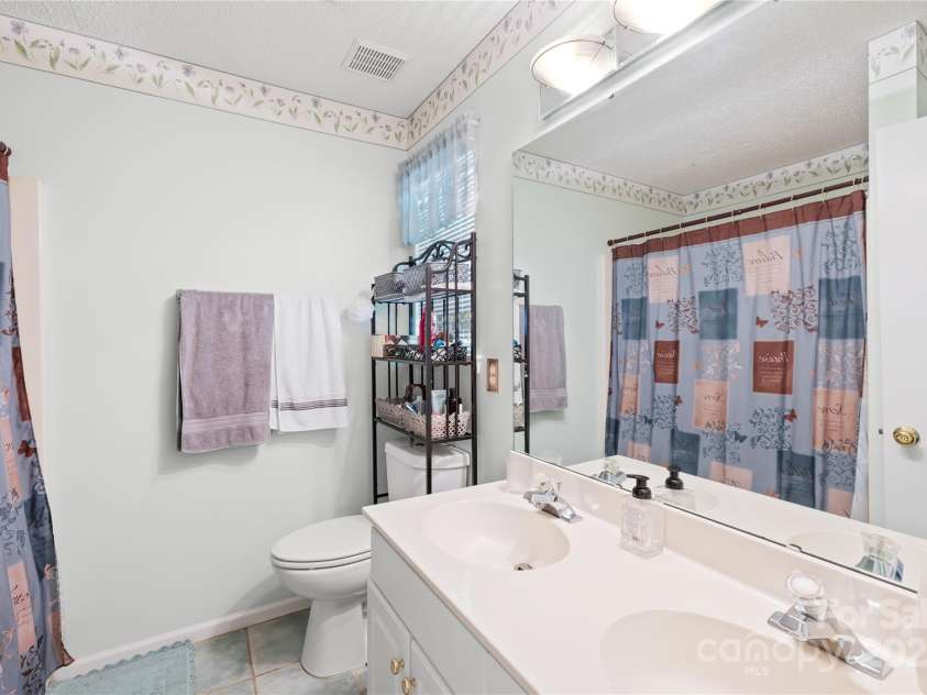 12305 Portrush Lane, Charlotte, NC 28273.  MLS# CAR4247672, YatesRealty ID 7602. 