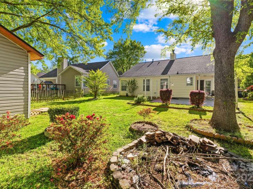 12305 Portrush Lane, Charlotte, NC 28273.  MLS# CAR4247672, YatesRealty ID 7602. 