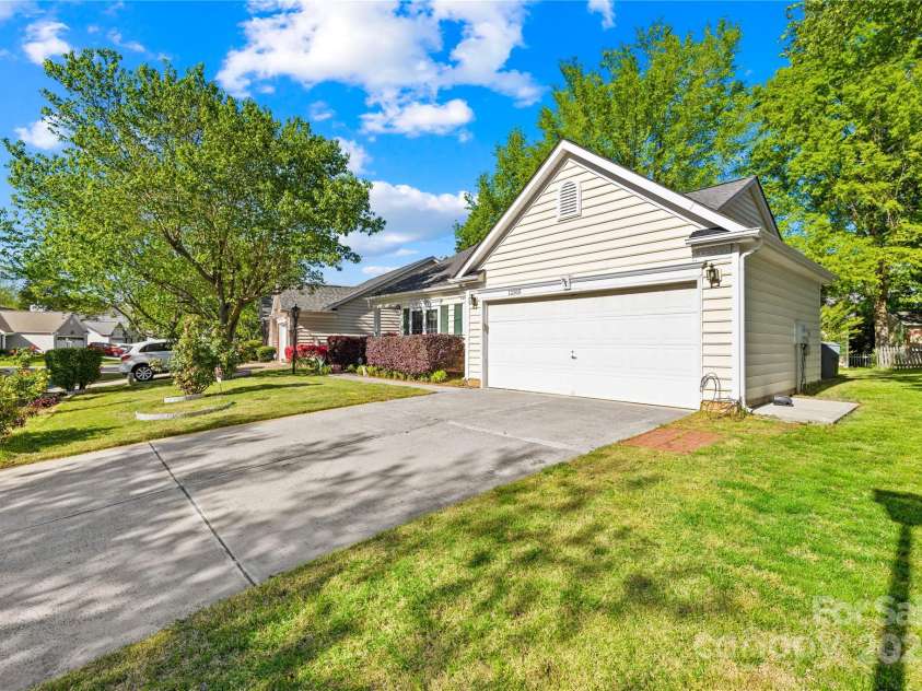 12305 Portrush Lane, Charlotte, NC 28273.  MLS# CAR4247672, YatesRealty ID 7602. 