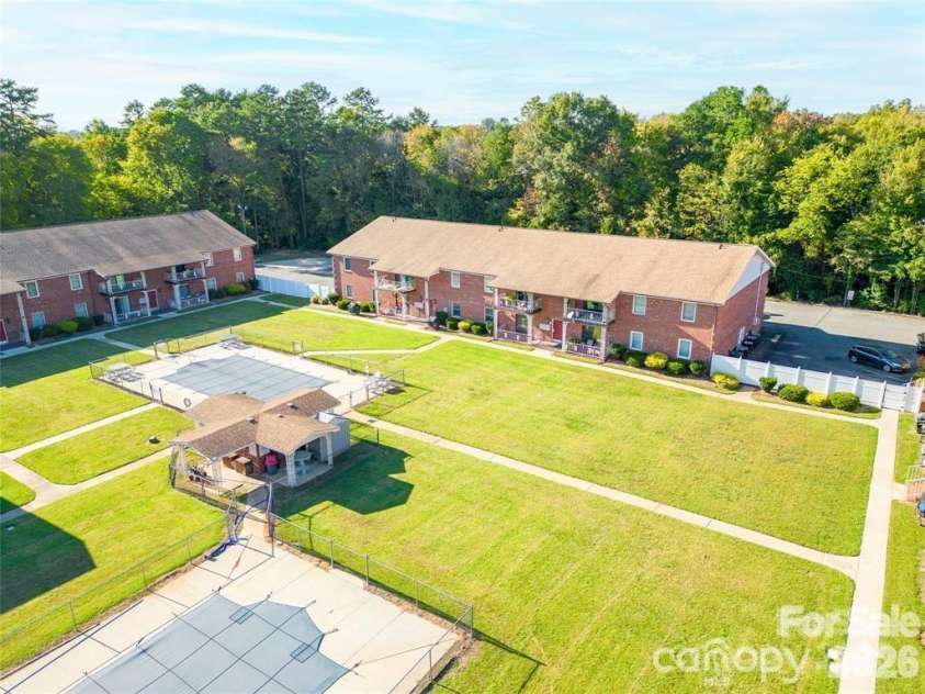 103 Carriage House Drive, Kannapolis, NC 28081.  MLS# CAR4397431, YatesRealty ID 7604. 