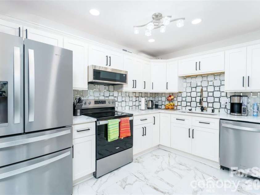 103 Carriage House Drive, Kannapolis, NC 28081.  MLS# CAR4397431, YatesRealty ID 7604. 