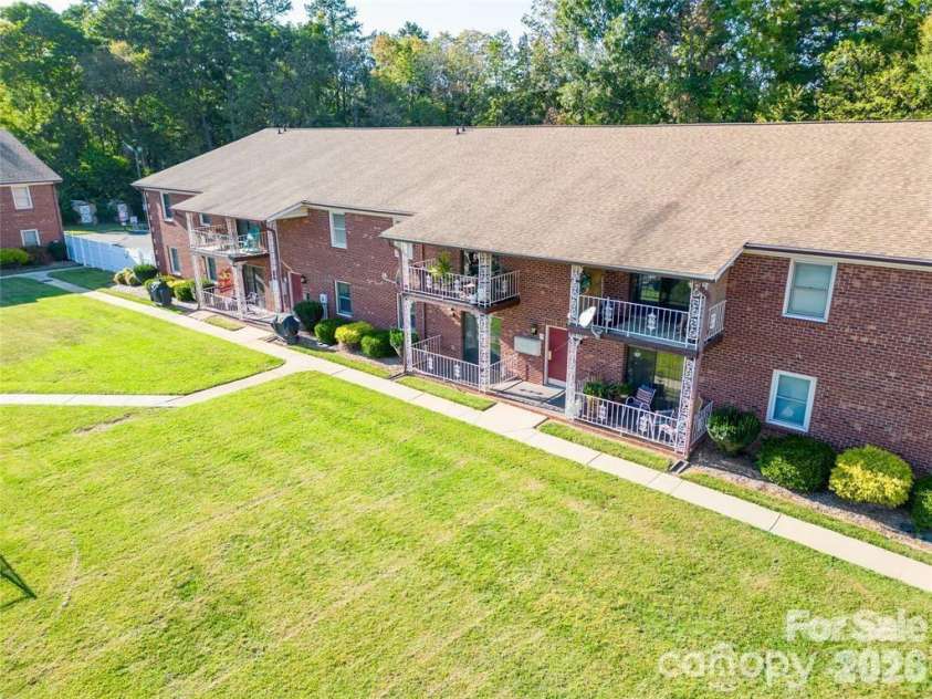 103 Carriage House Drive, Kannapolis, NC 28081.  MLS# CAR4397431, YatesRealty ID 7604. 