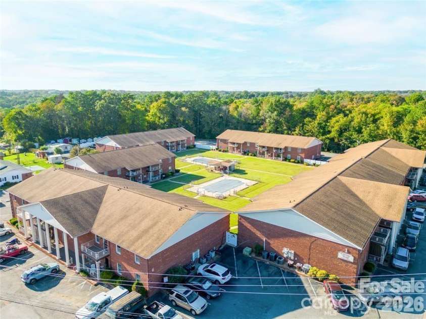 103 Carriage House Drive, Kannapolis, NC 28081.  MLS# CAR4397431, YatesRealty ID 7604. 