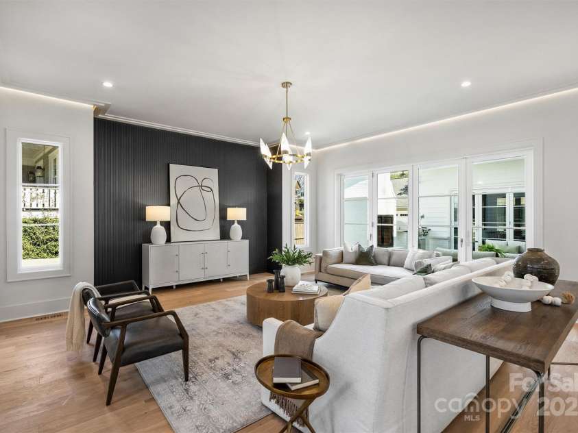 2325 Winthrop Avenue, Charlotte, NC 28203.  MLS# CAR4232074, YatesRealty ID 7604. 