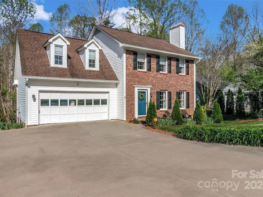 6 Southchase Drive, Fletcher, NC 28732.  MLS# CAR4245969, YatesRealty ID 7606. 