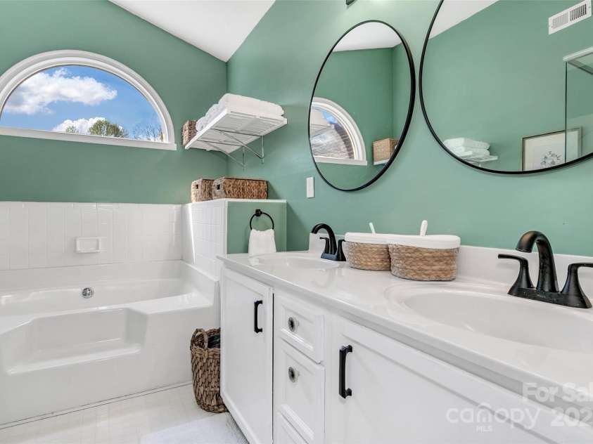 6 Southchase Drive, Fletcher, NC 28732.  MLS# CAR4245969, YatesRealty ID 7606. 