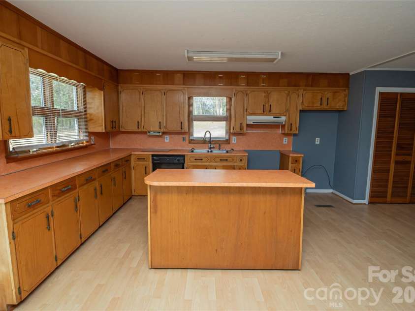 761 Amherst Road, Morganton, NC 28655.  MLS# CAR4361681, YatesRealty ID 7608. 