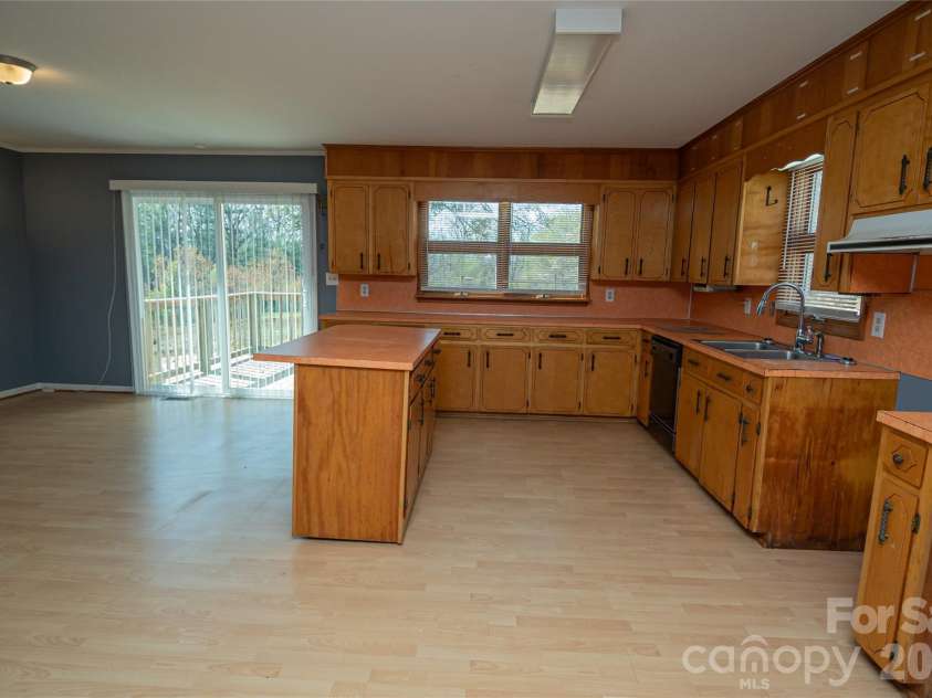 761 Amherst Road, Morganton, NC 28655.  MLS# CAR4361681, YatesRealty ID 7608. 