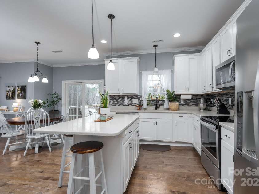 123 Kingfisher Drive, Mooresville, NC 28117.  MLS# CAR4209658, YatesRealty ID 7609. 