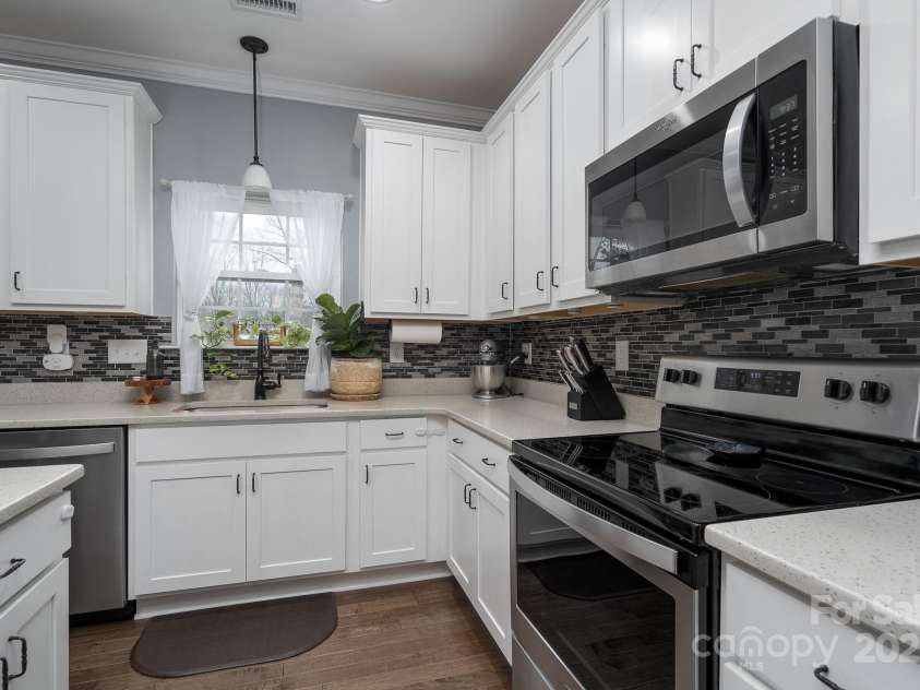 123 Kingfisher Drive, Mooresville, NC 28117.  MLS# CAR4209658, YatesRealty ID 7609. 