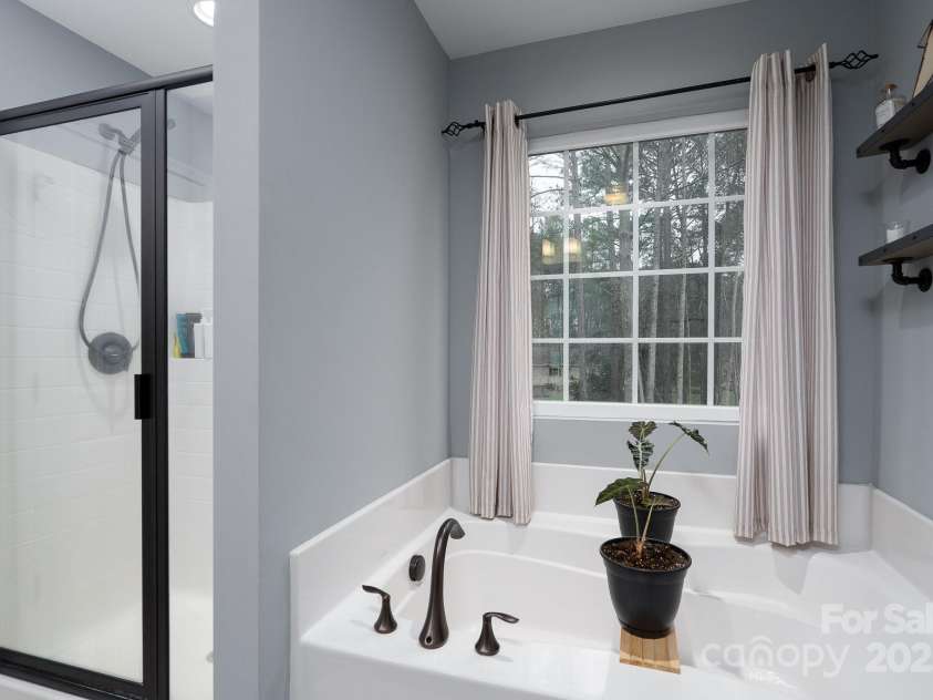 123 Kingfisher Drive, Mooresville, NC 28117.  MLS# CAR4209658, YatesRealty ID 7609. 