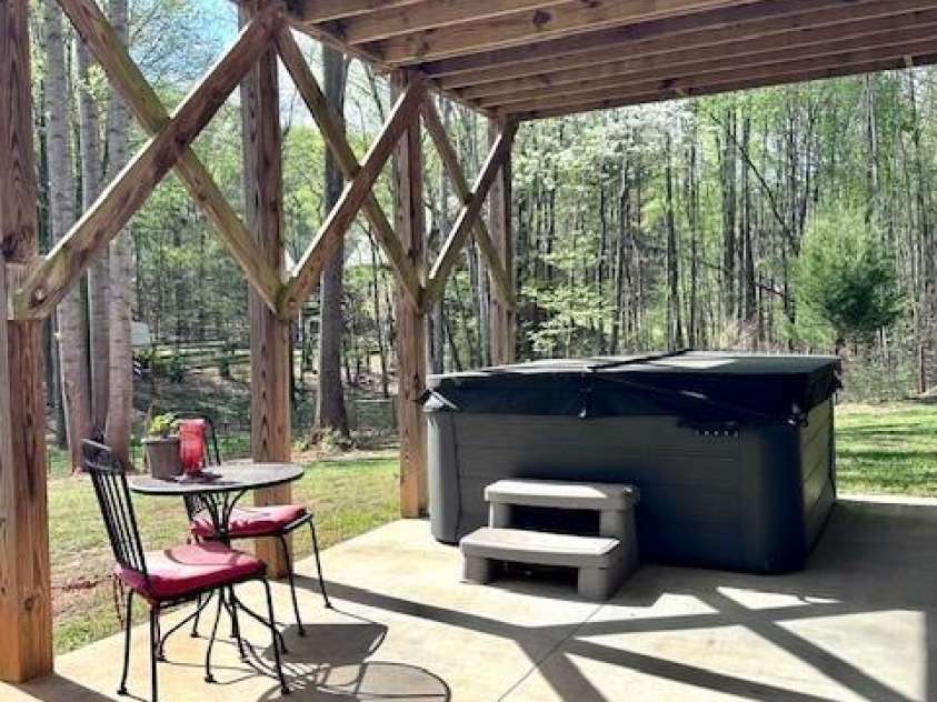 123 Kingfisher Drive, Mooresville, NC 28117.  MLS# CAR4209658, YatesRealty ID 7609. 