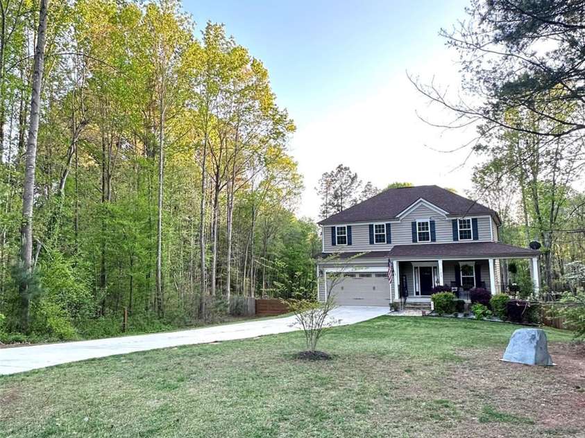 123 Kingfisher Drive, Mooresville, NC 28117.  MLS# CAR4209658, YatesRealty ID 7609. 