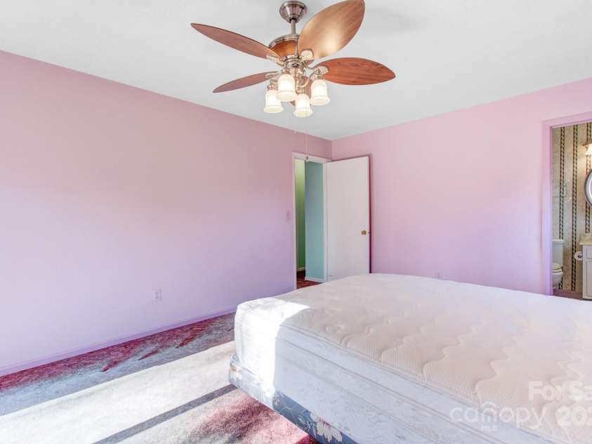 125 Freedom Road, Hendersonville, NC 28792.  MLS# CAR4329667, YatesRealty ID 7609. 
