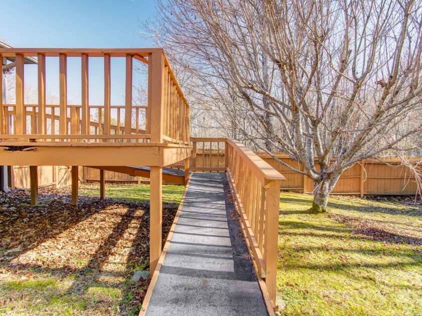 125 Freedom Road, Hendersonville, NC 28792.  MLS# CAR4329667, YatesRealty ID 7609. 