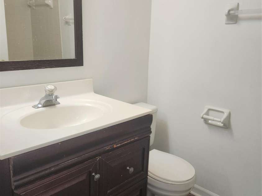 1614-H Arlyn Circle, Charlotte, NC 28213.  MLS# CAR4311725, YatesRealty ID 761. 