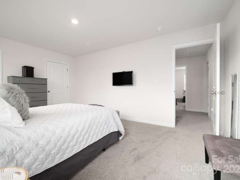 40 Malcolm Court, Candler, NC 28715.  MLS# CAR4281159, YatesRealty ID 761. Light and Bright Primary 