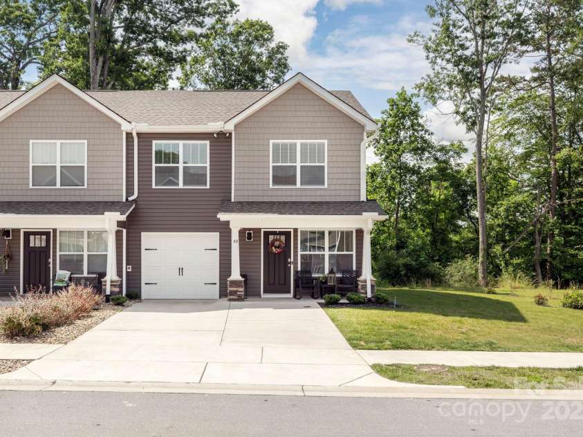 40 Malcolm Court, Candler, NC 28715.  MLS# CAR4281159, YatesRealty ID 761. Private End Unit with lots of sunlight