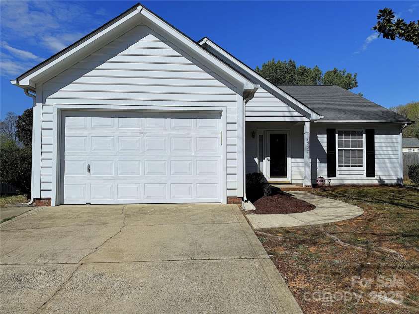 3007 Walsingham Court, Matthews, NC 28105.  MLS# CAR4240078, YatesRealty ID 7611. 