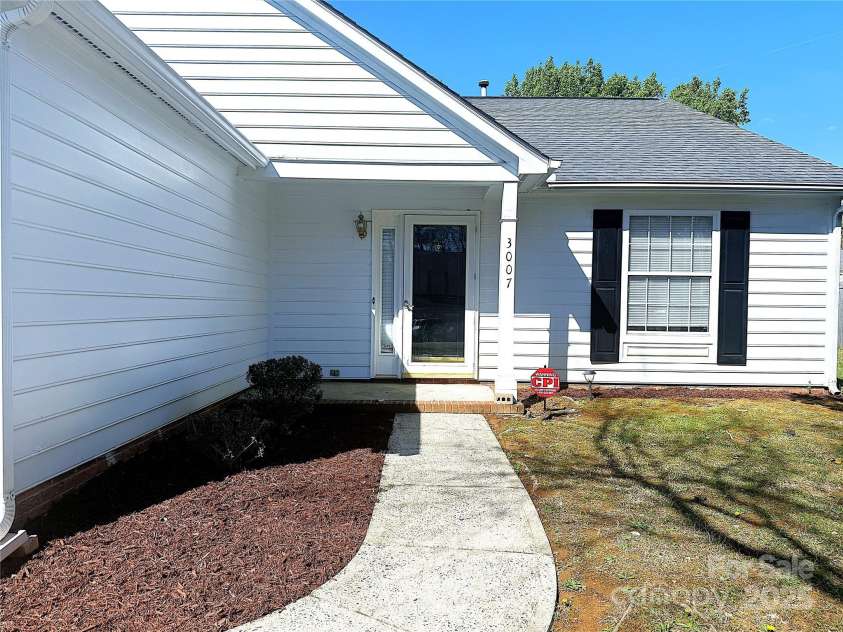 3007 Walsingham Court, Matthews, NC 28105.  MLS# CAR4240078, YatesRealty ID 7611. 