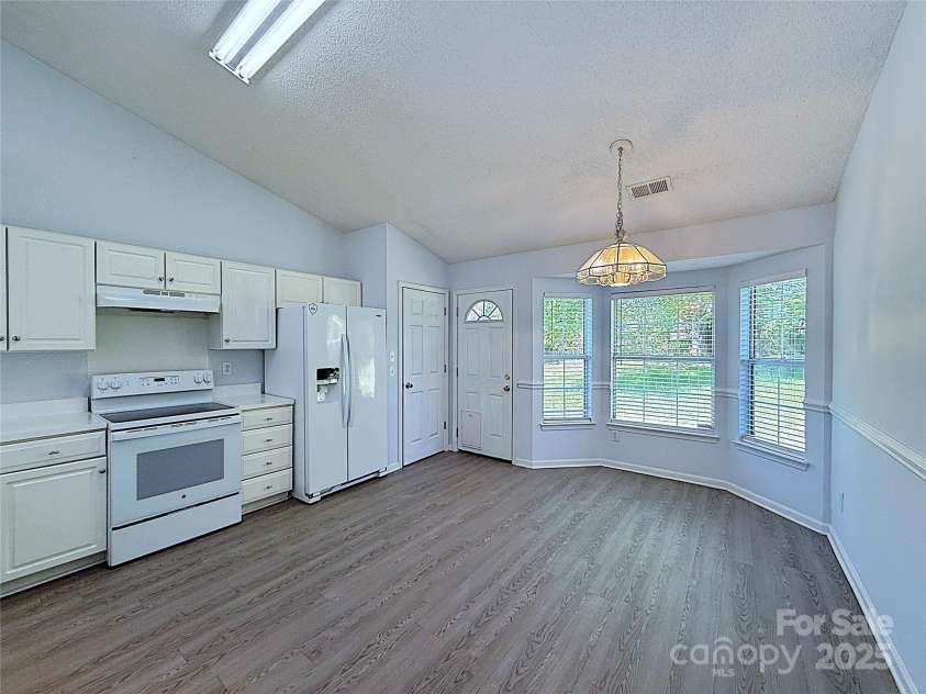 3007 Walsingham Court, Matthews, NC 28105.  MLS# CAR4240078, YatesRealty ID 7611. 