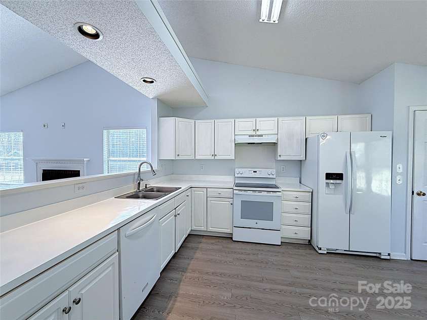 3007 Walsingham Court, Matthews, NC 28105.  MLS# CAR4240078, YatesRealty ID 7611. 