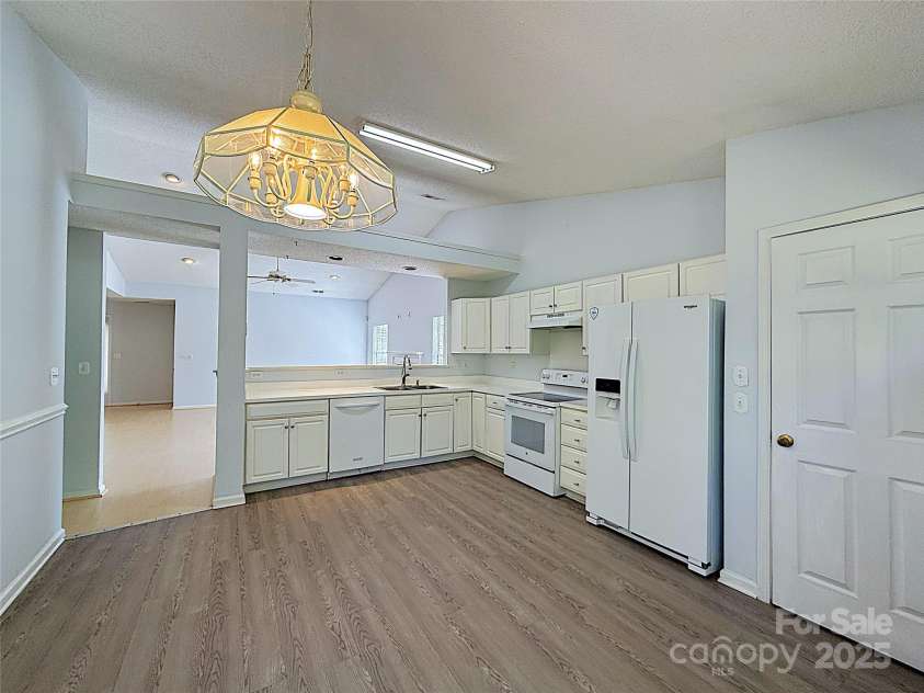 3007 Walsingham Court, Matthews, NC 28105.  MLS# CAR4240078, YatesRealty ID 7611. 