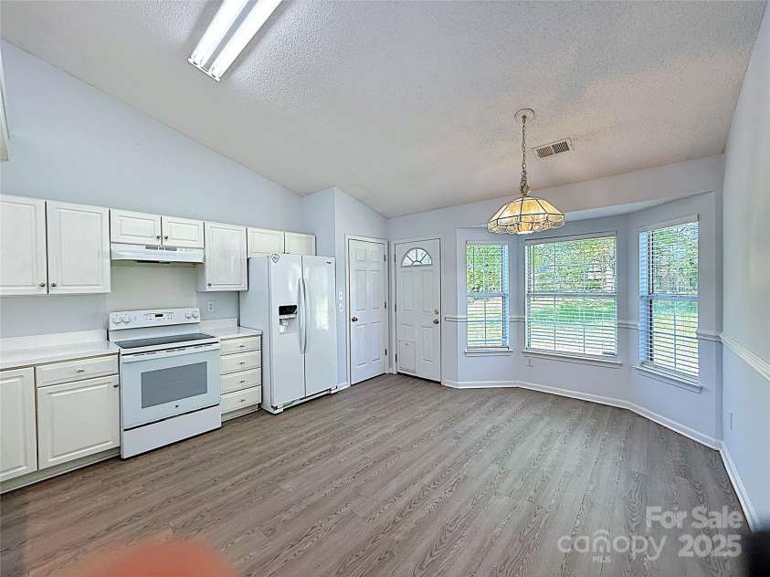 3007 Walsingham Court, Matthews, NC 28105.  MLS# CAR4240078, YatesRealty ID 7611. 